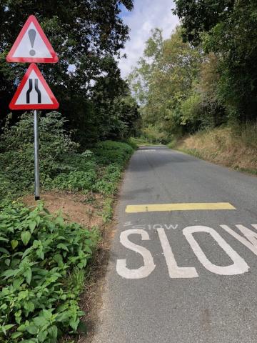 Road signs near Golf Course